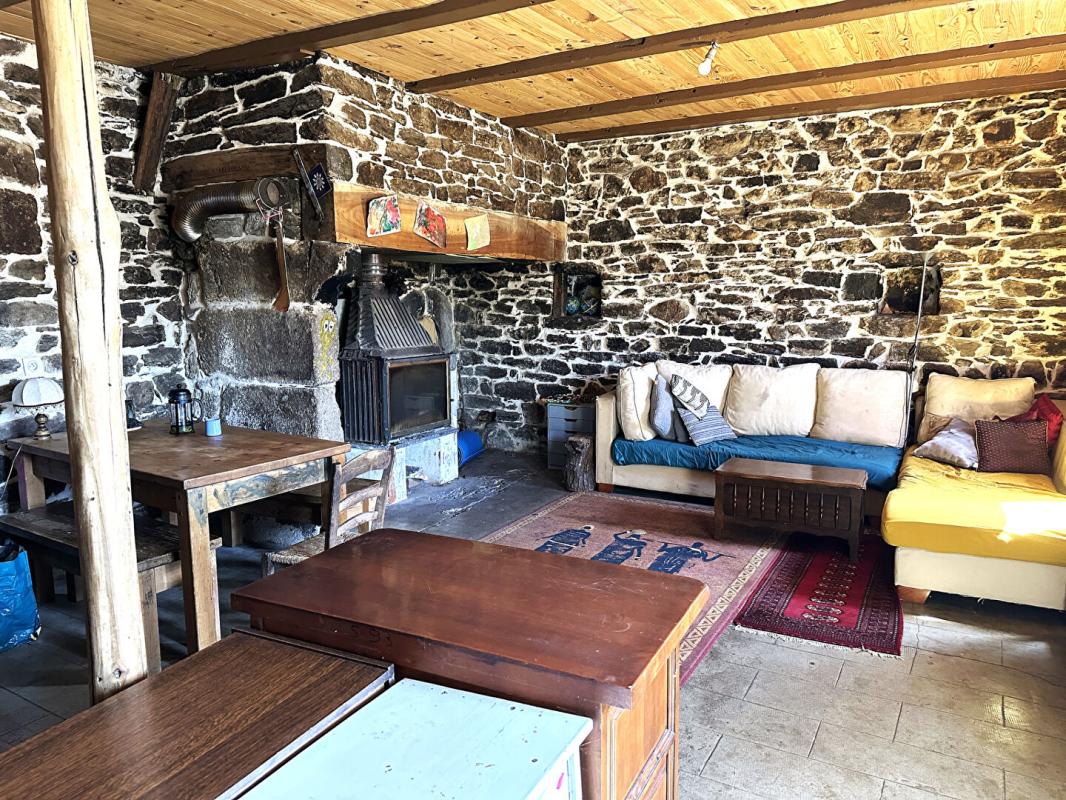 SABLIERES Authentique maison de hameau avec dépendances et vue dégagée 5