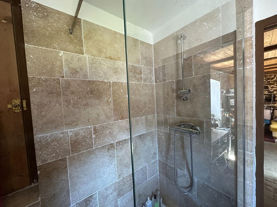 SABLIERES Authentique maison de hameau avec dépendances et vue dégagée 7