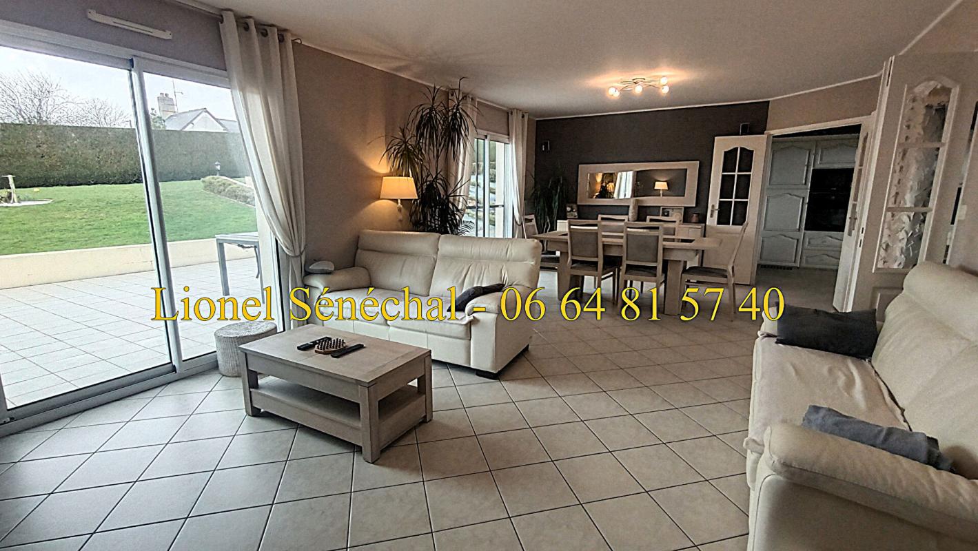 SAINT-DENIS-D'ORQUES Maison entièrement de plain - pied très lumineuse et peu énergivore de 6 pièces de 110 m2 sur une parcelle de plus de 6 000 m2(possibilité de vendre 2 parcelles constructibles) 6