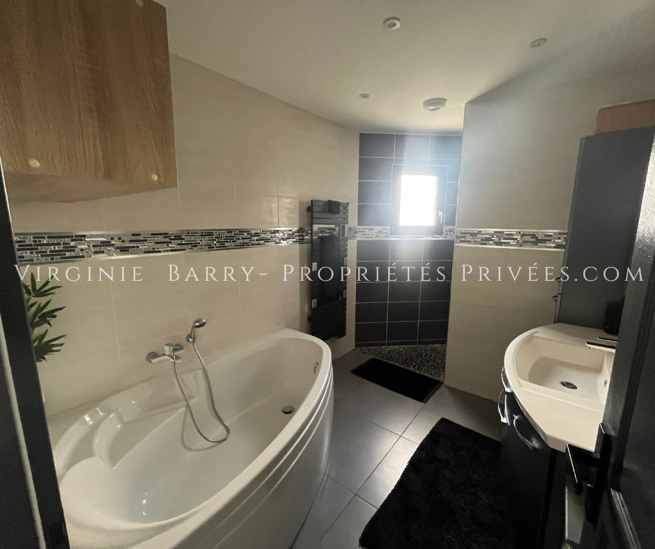 CABARIOT MAISON T5 RECENTE DE PLAIN PIED NON MTOYENNE 10