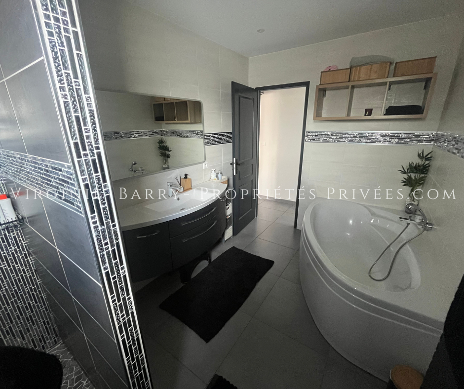 CABARIOT MAISON T5 RECENTE DE PLAIN PIED NON MTOYENNE 9