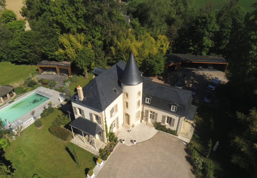 SICHAMPS Manoir d'Exception à Sichamps - Charme, Élégance et Parc Arboré de 28 295 m² 15