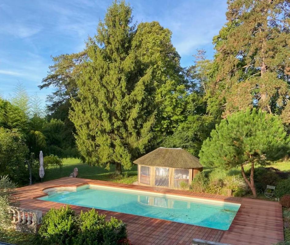 SICHAMPS Manoir d'Exception à Sichamps - Charme, Élégance et Parc Arboré de 28 295 m² 2