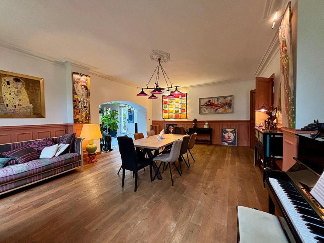 SICHAMPS Manoir d'Exception à Sichamps - Charme, Élégance et Parc Arboré de 28 295 m² 5