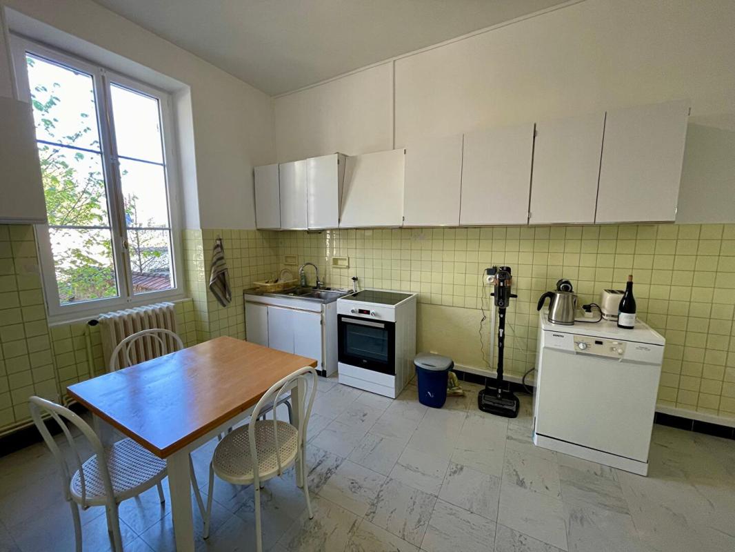 NEVERS IMMEUBLE DE RAPPORT - NEVERS CENTRE-VILLE - 448 M² AVEC COUR, GARAGES ET CAVE 13