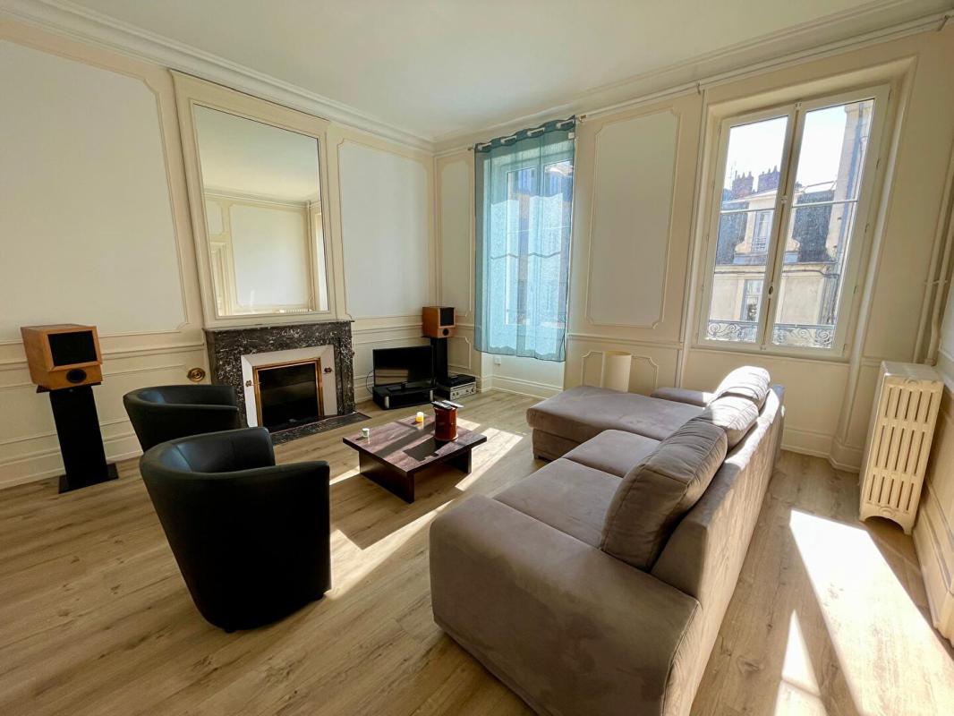 NEVERS IMMEUBLE DE RAPPORT - NEVERS CENTRE-VILLE - 448 M² AVEC COUR, GARAGES ET CAVE 16