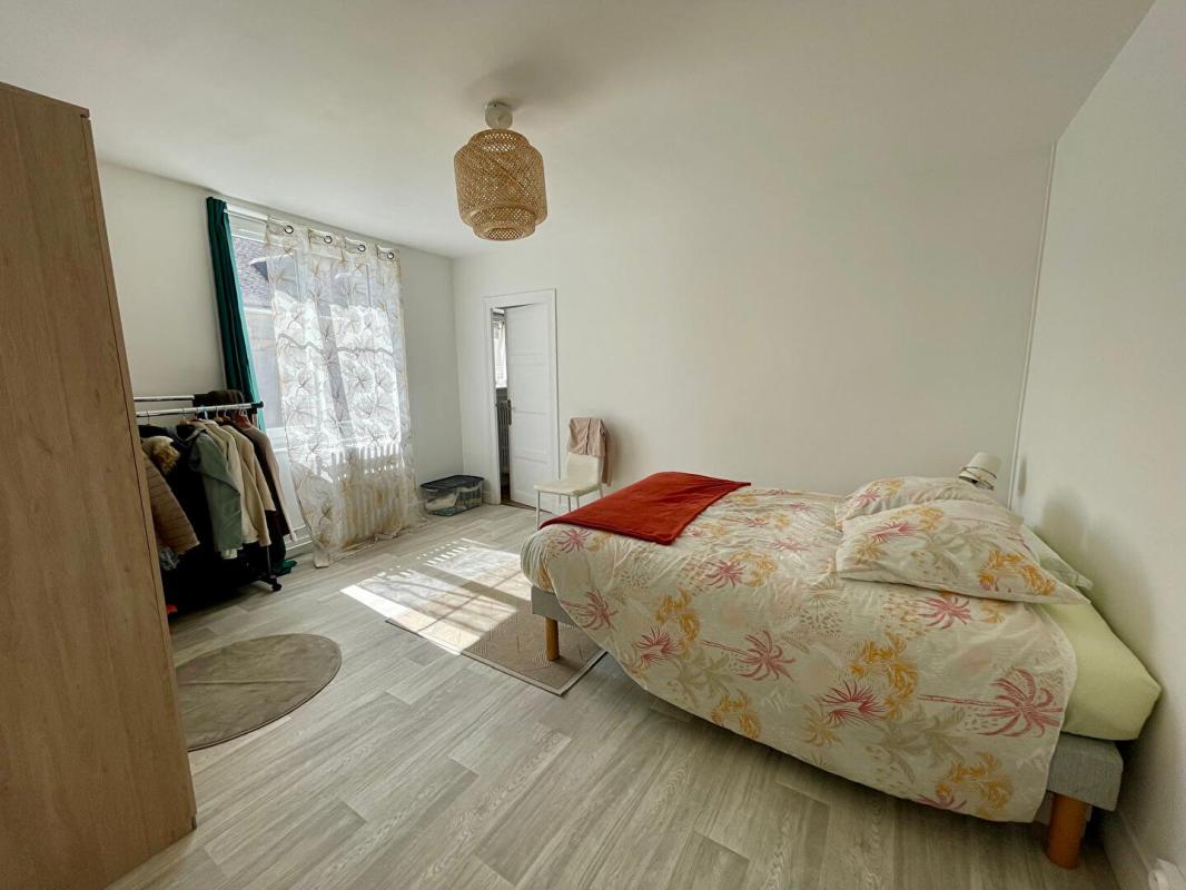 NEVERS IMMEUBLE DE RAPPORT - NEVERS CENTRE-VILLE - 448 M² AVEC COUR, GARAGES ET CAVE 5