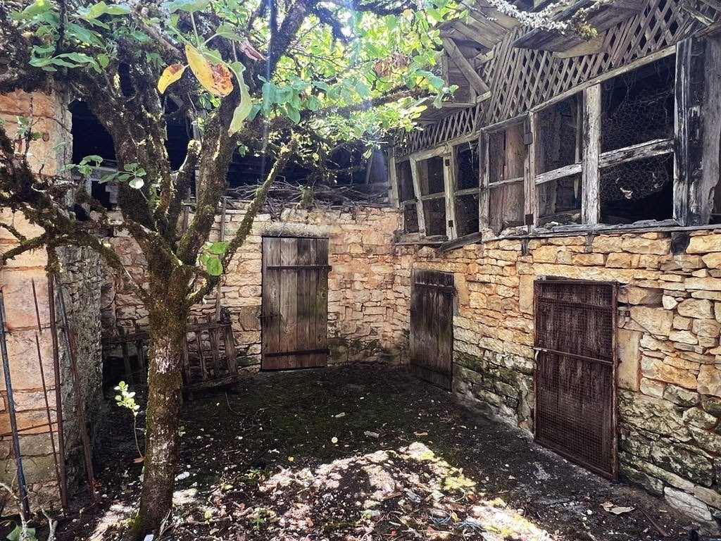 COULAURES Maison de Maitre à Coulaures 7 pièce(s) 160 m2 3