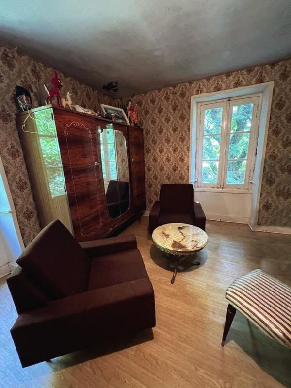 COULAURES Maison de Maitre à Coulaures 7 pièce(s) 160 m2 9