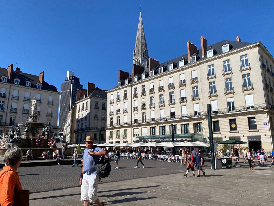 NANTES 44000 NANTES  - BAIL A CEDER , LOCAL COMMERCIAL 350 M² 6