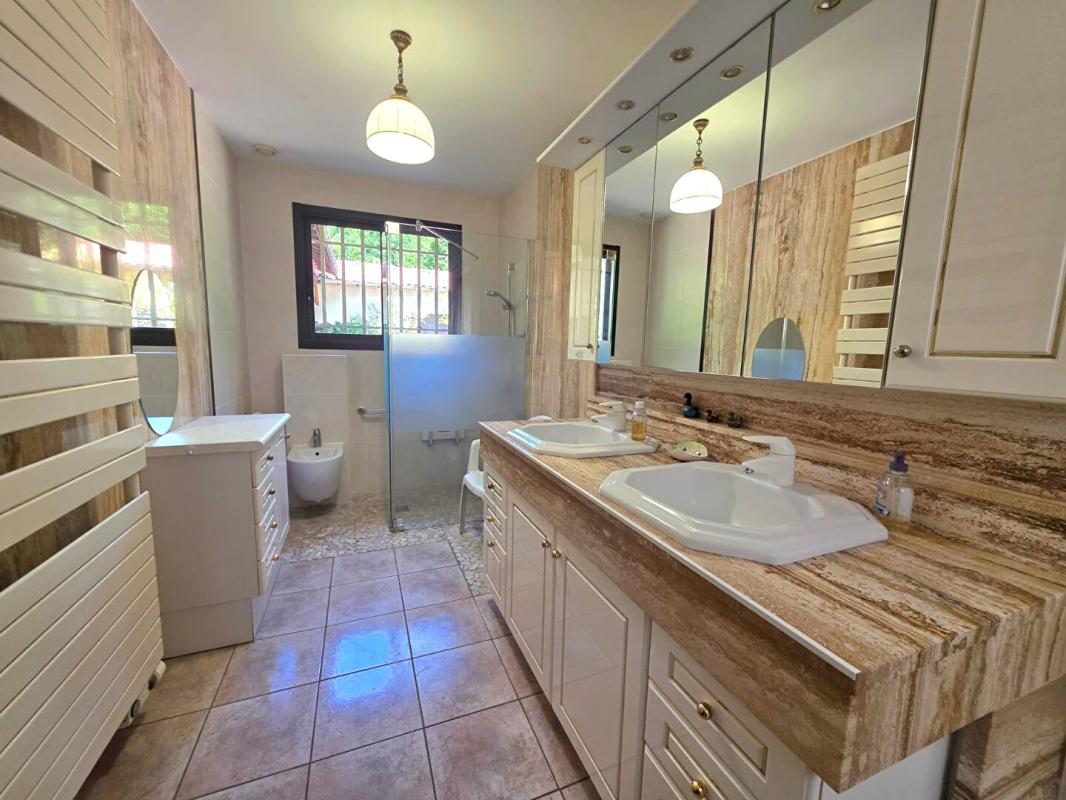 TRELISSAC Maison Trelissac 5 pièce(s) 153 m2 14