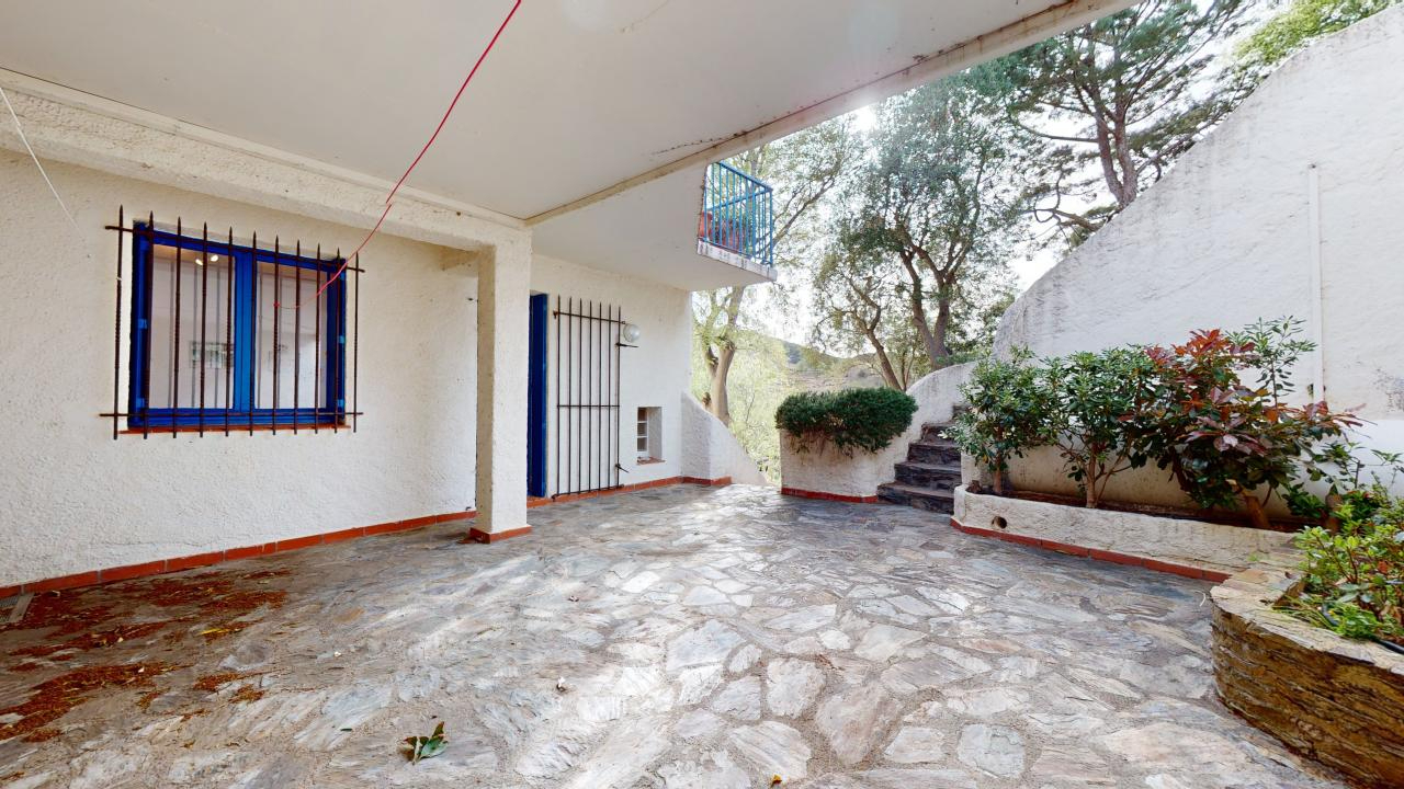 BANYULS-SUR-MER Maison 3 faces avec vue dégagée, jardin, garage 8