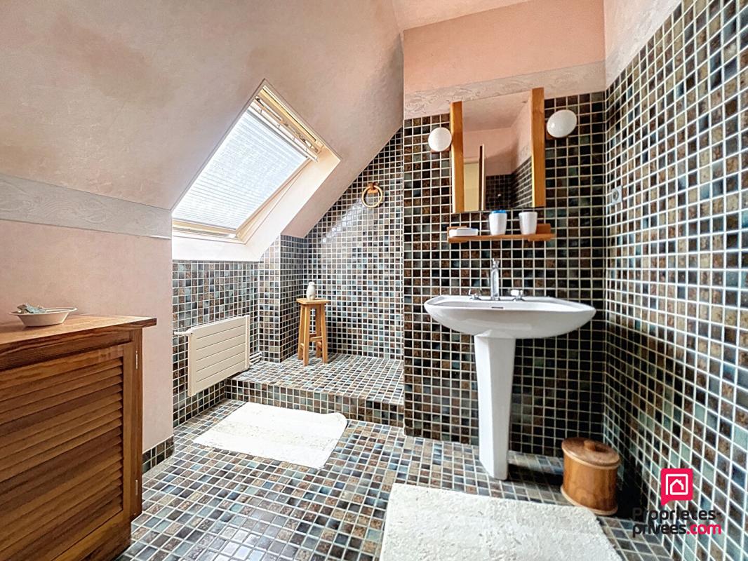 MAMERS Maison d'architecte de 280 m2 à Mamers avec piscine intérieure 12