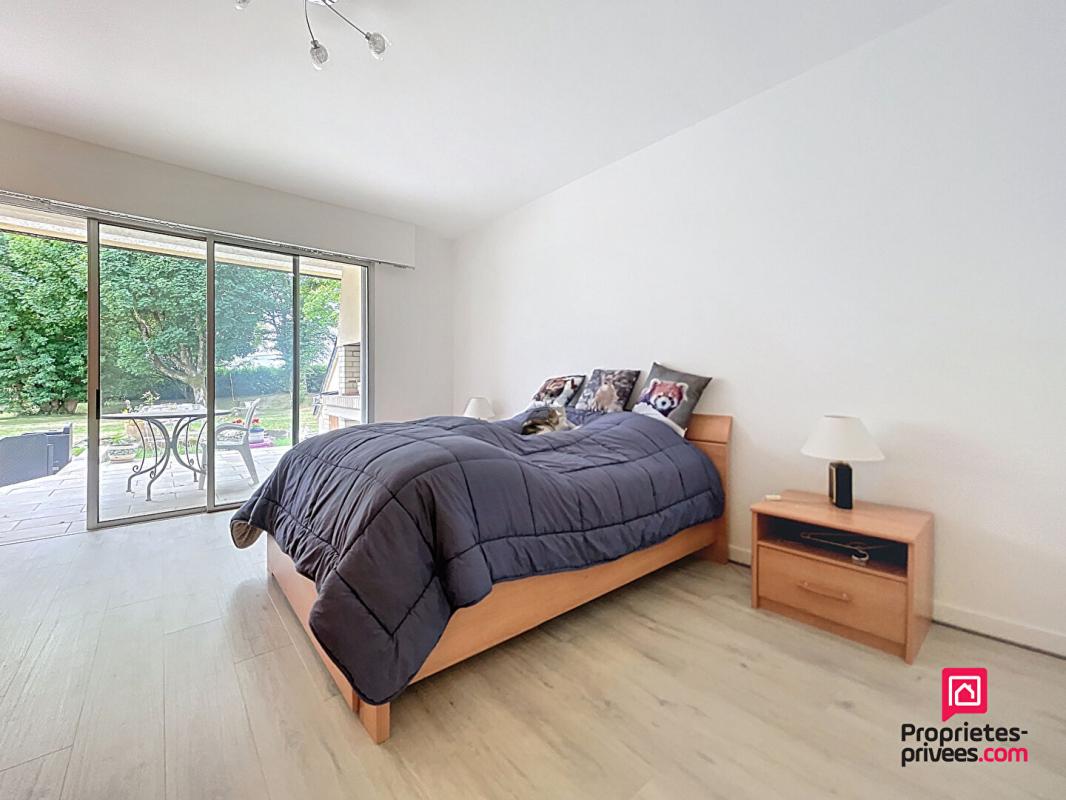 MAMERS Maison d'architecte de 280 m2 à Mamers avec piscine intérieure 7