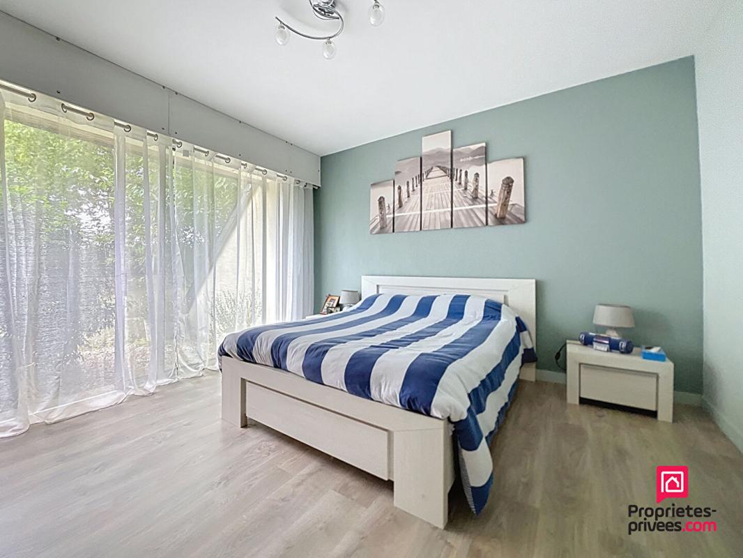 MAMERS Maison d'architecte de 280 m2 à Mamers avec piscine intérieure 8