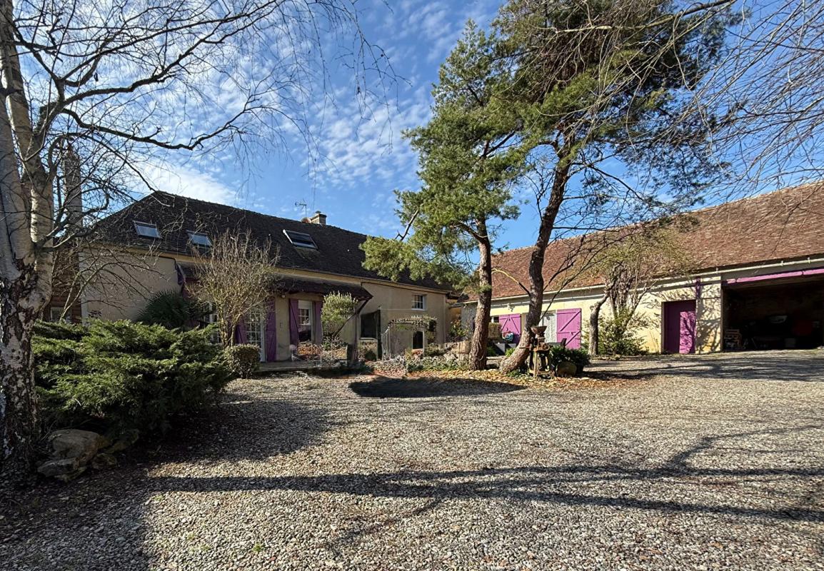 MAMERS Ancienne ferme rénovée à proximité de Mamers 10 pièce(s) 230 m2 13