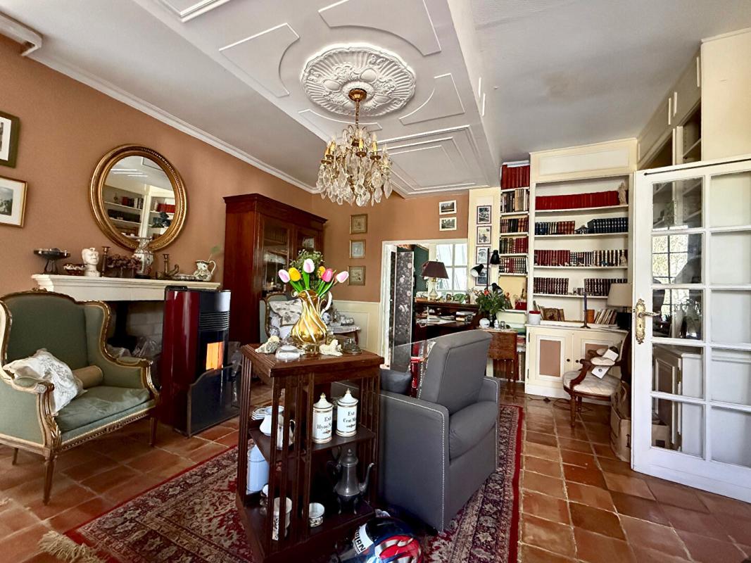 MAMERS Ancienne ferme rénovée à proximité de Mamers 10 pièce(s) 230 m2 3