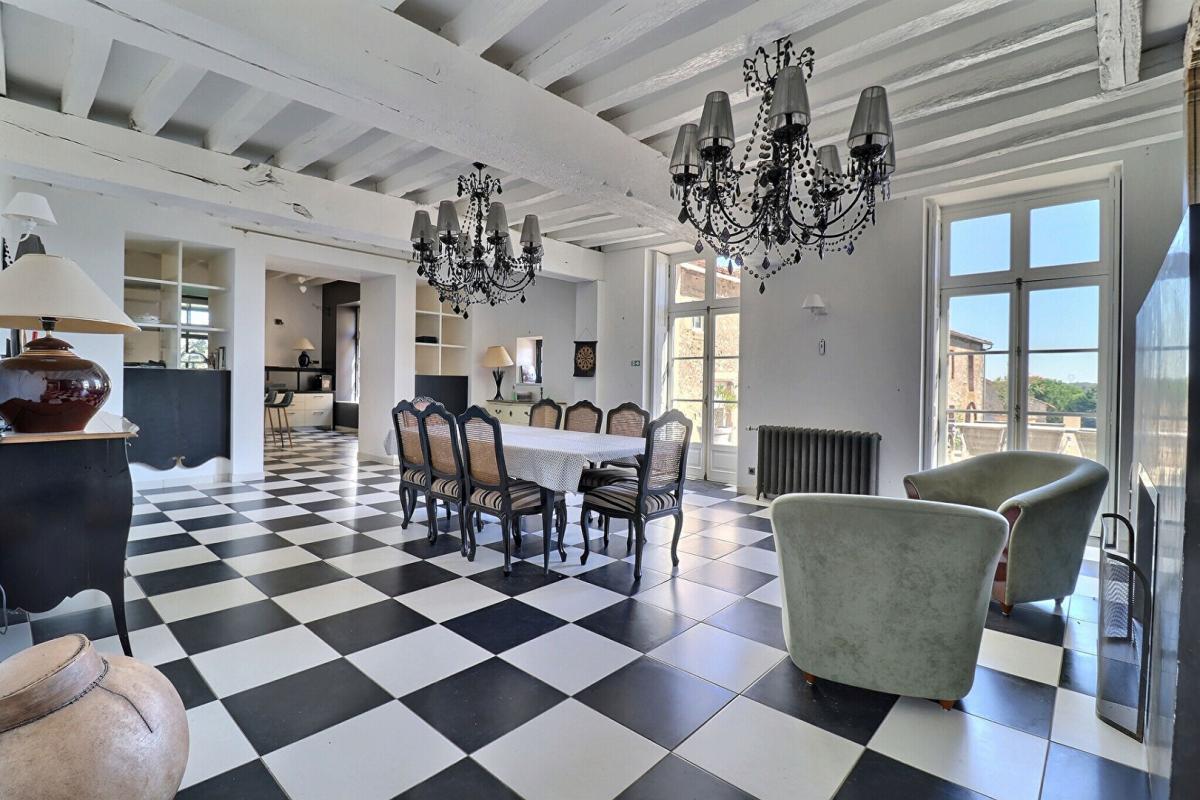 CHOLET BUSINESS CHÂTEAU D'EXCEPTION DE 505 m² 1