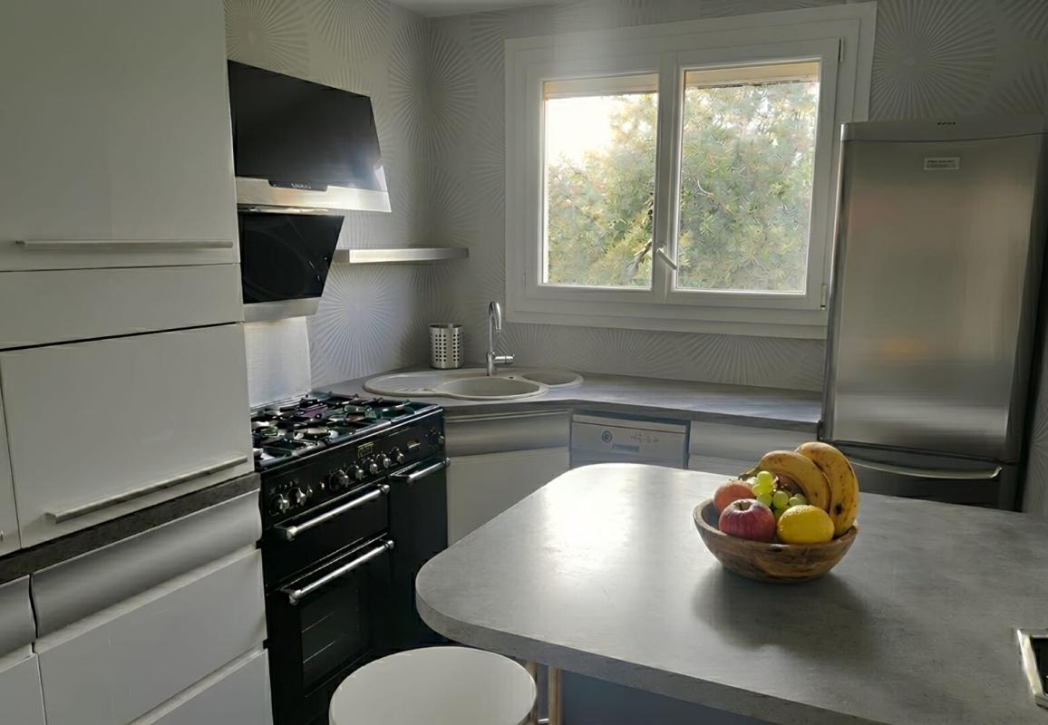 TOURS Tours Gare - Bel appartement T3 avec garage privé, cave et jardin commun 6