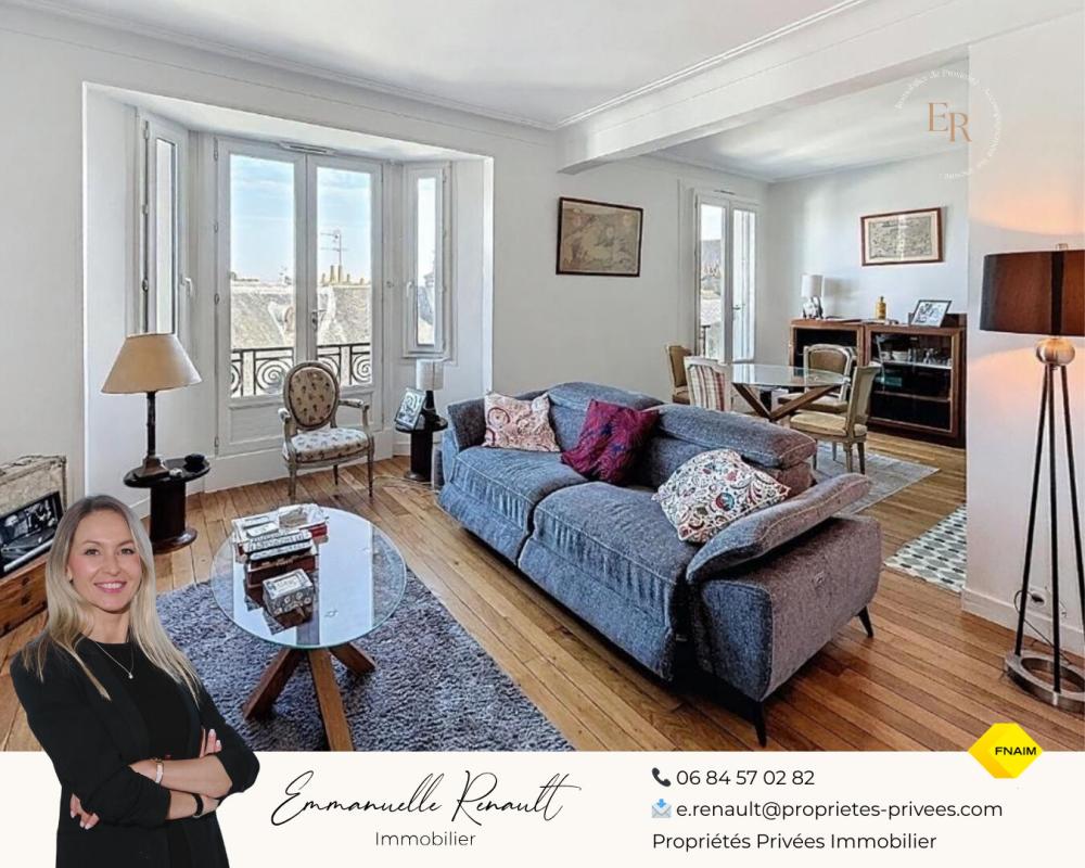 VANNES Vue panoramique pour cet appartement de charme T3, sur les toits et la cathédrale de Vannes. Hyper centre ville 1