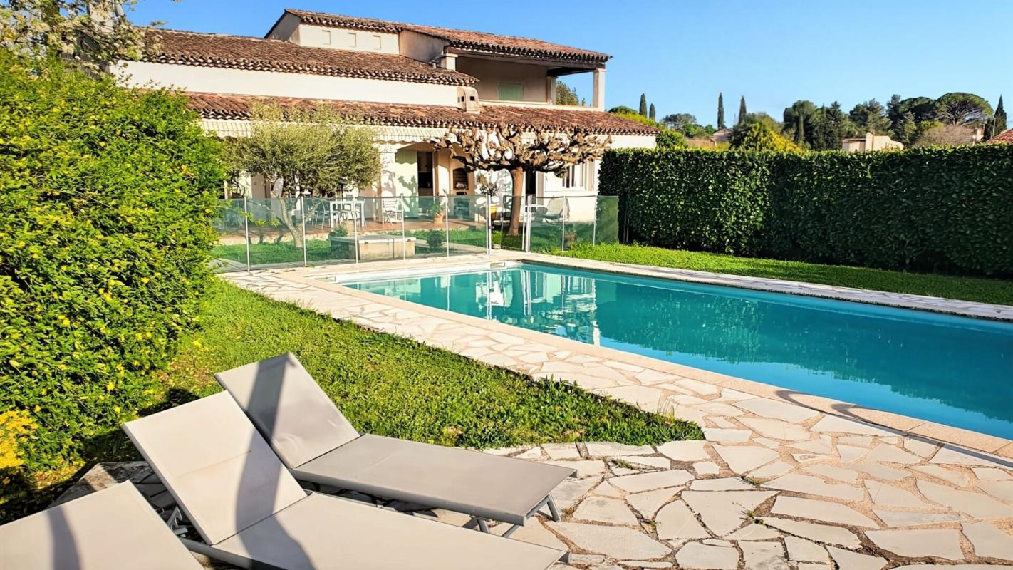 PEYMEINADE Peymeinade centre ; Superbe villa de 227m² quartier résidentiel 11