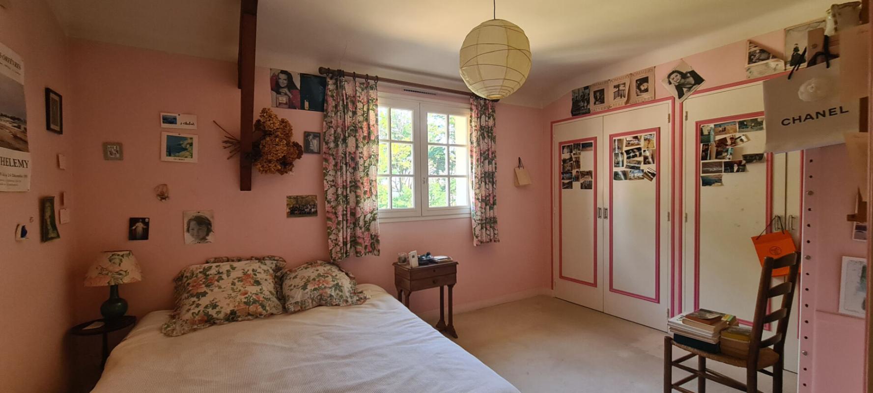 GETIGNE Maison Gétigné 11 P . 6 Chs . Bureaux . 274.92 M² . T 6832 M² . Garage . Cave . Salle de jeux . Bucher 16