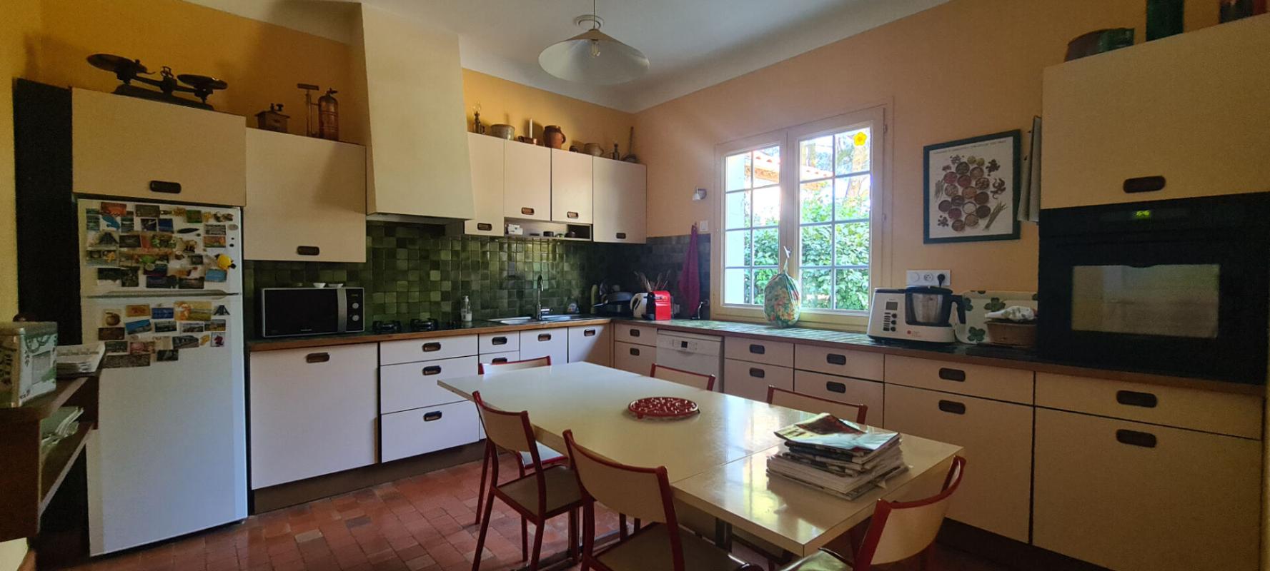 GETIGNE Maison Gétigné 11 P . 6 Chs . Bureaux . 274.92 M² . T 6832 M² . Garage . Cave . Salle de jeux . Bucher 18