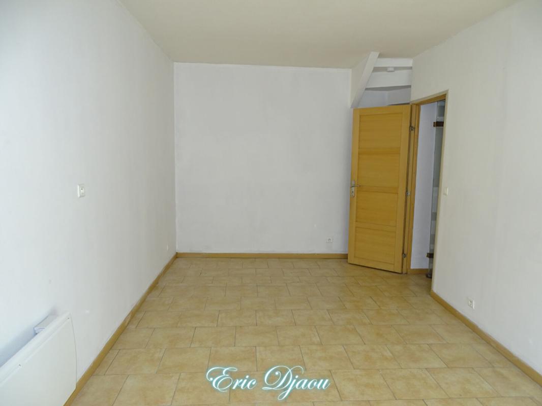 THENON Maison de village Thenon 3 pièce(s) 79 m2 12