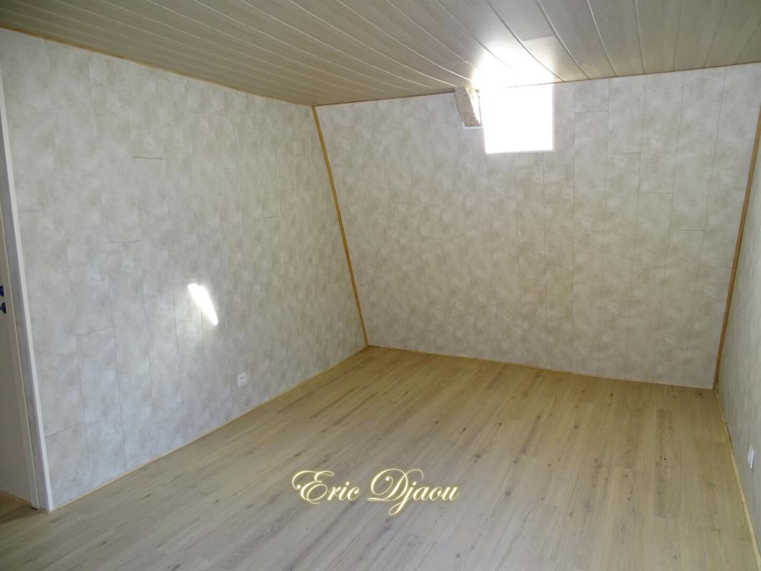 THENON Maison de village Thenon 3 pièce(s) 79 m2 8