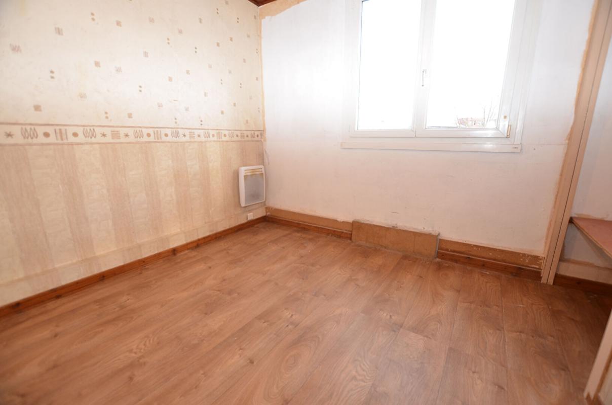 SAINTE-GENEVIEVE-DES-BOIS Appartement Sainte Genevieve Des Bois 4 pièce(s) 66 m² 4