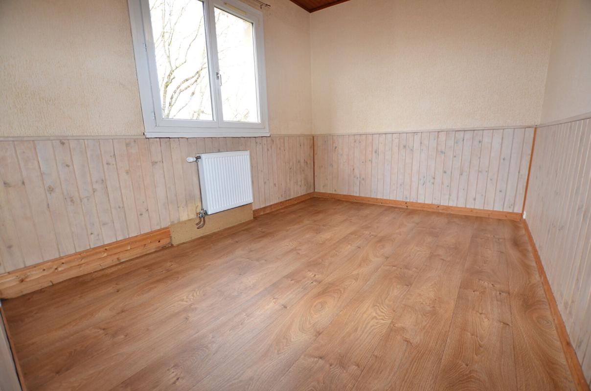 SAINTE-GENEVIEVE-DES-BOIS Appartement Sainte Genevieve Des Bois 4 pièce(s) 66 m² 5