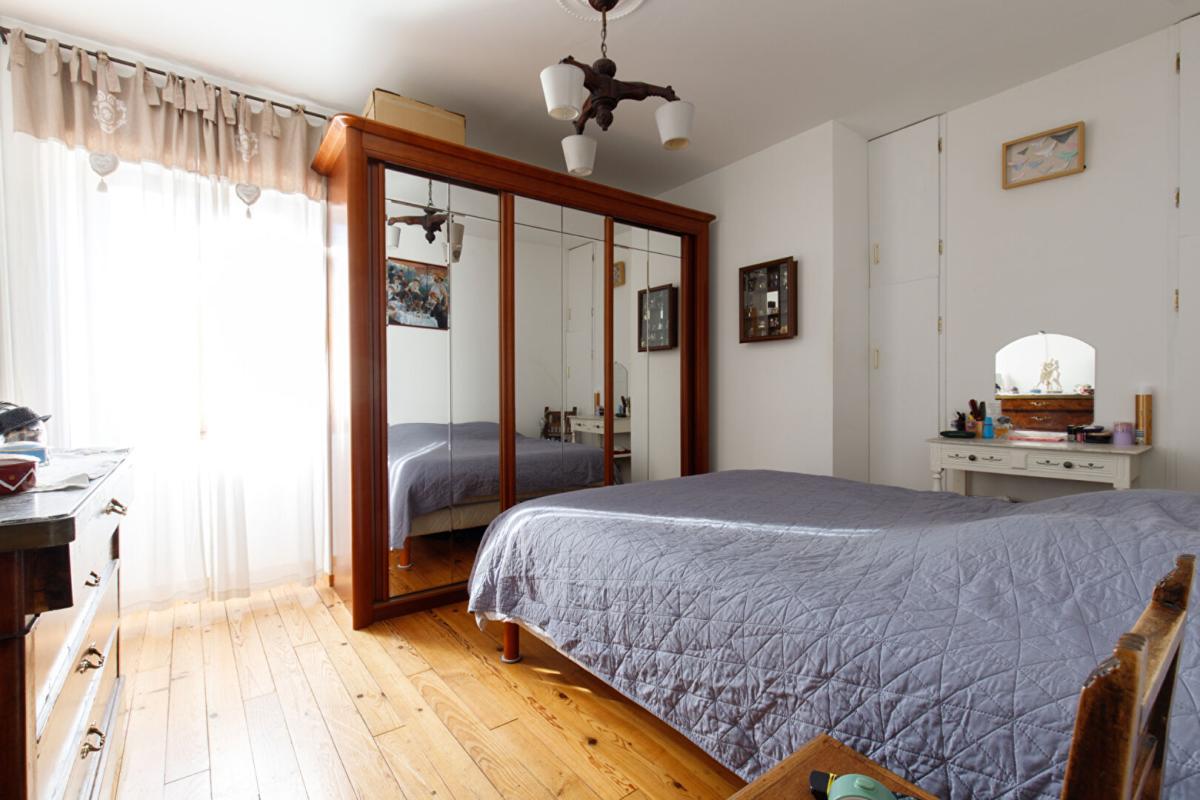 ISSOU A vendre sur Issou - Ancien corps de ferme avec dépendance 5