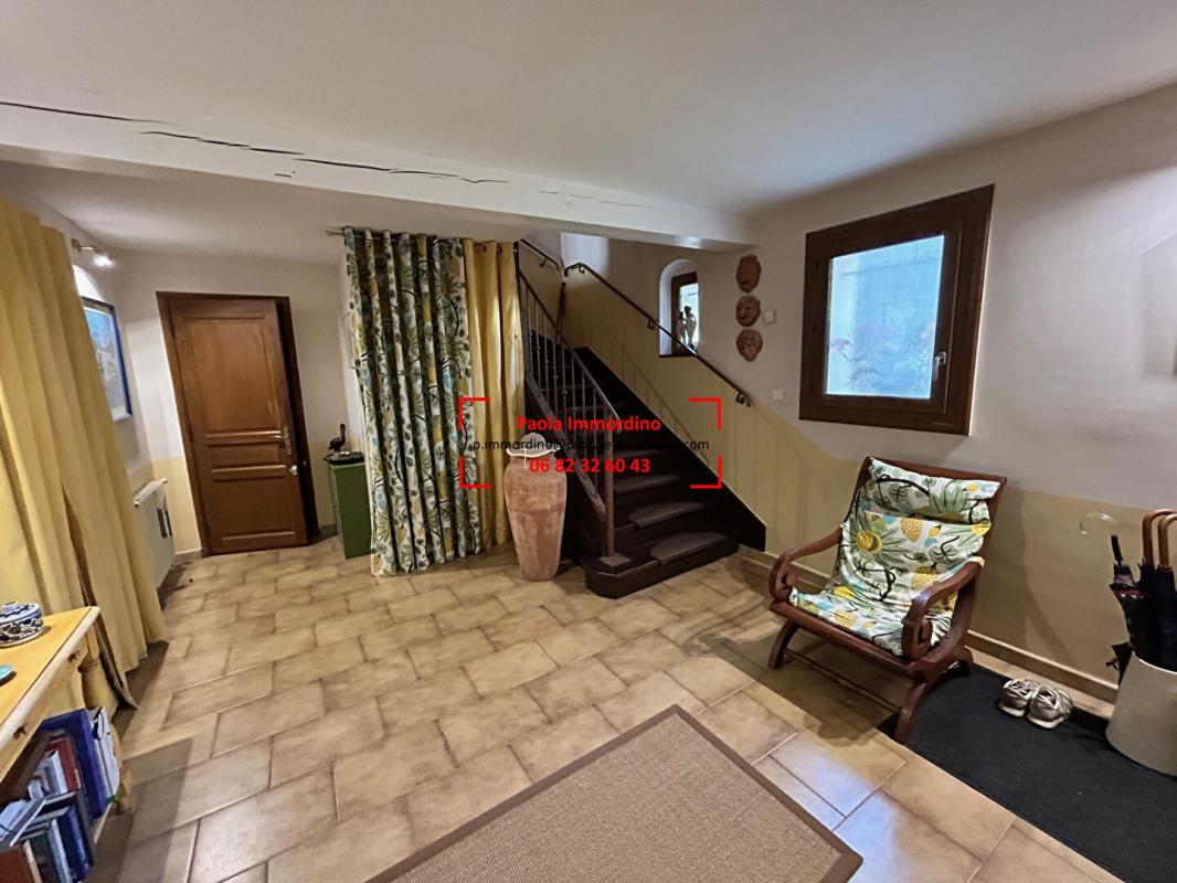 PLAN-DE-CUQUES Maison Plan De Cuques 6 pièces 227.45 m2 7