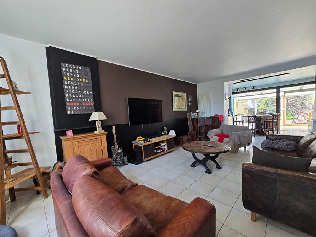 WATTRELOS Maison Wattrelos 199 m2, 5 chambres, stationnements et jardin 2