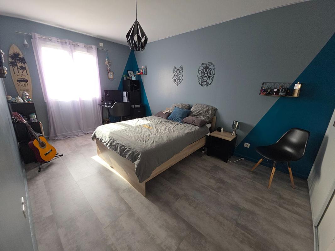 GEYSSANS Maison comptemporaine 6 pièces 185 m2 12