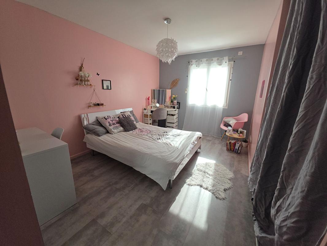 GEYSSANS Maison comptemporaine 6 pièces 185 m2 14