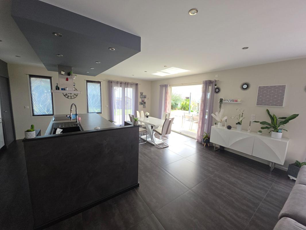 GEYSSANS Maison comptemporaine 6 pièces 185 m2 9