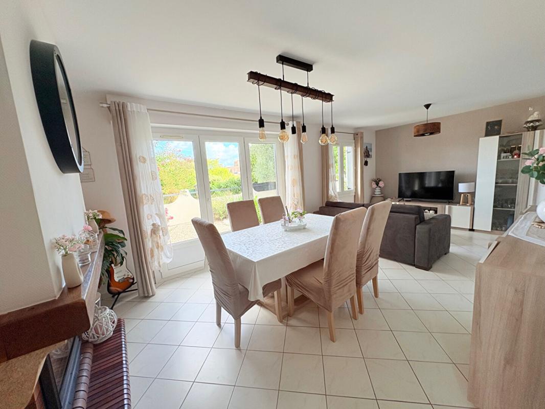 CHERAC EXCLUSIVITE Maison de plain pied 98 m2 3 chambres 2