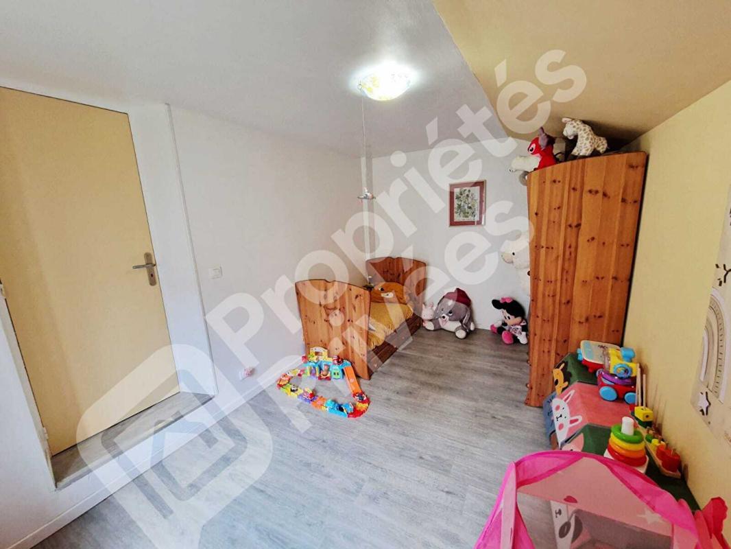 SACLAS Maison de ville - 4 pièces avec courette 12