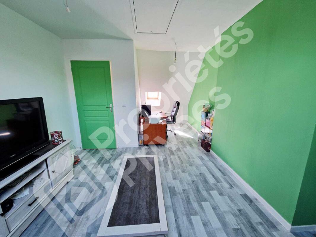 SACLAS Maison de ville - 4 pièces avec courette 13