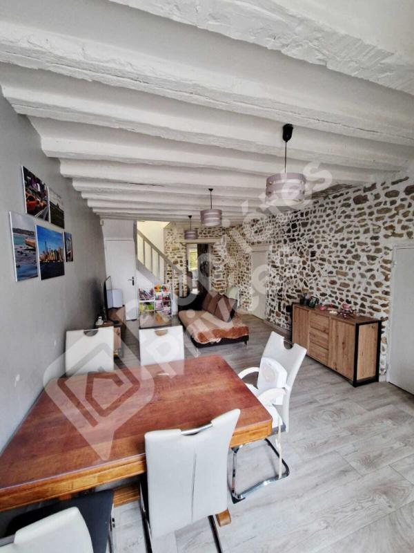 SACLAS Maison de ville - 4 pièces avec courette 2