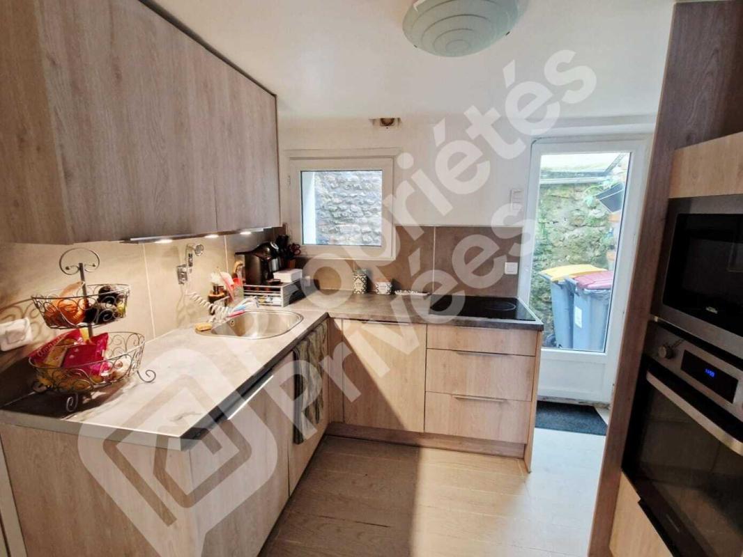 SACLAS Maison de ville - 4 pièces avec courette 5