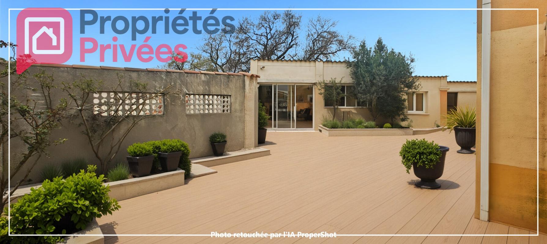 ARLES MANDAT EXCLUSIF - Immeuble composé de deux T4, deux T3, Piscine, Pool House et deux locaux commerciaux 10