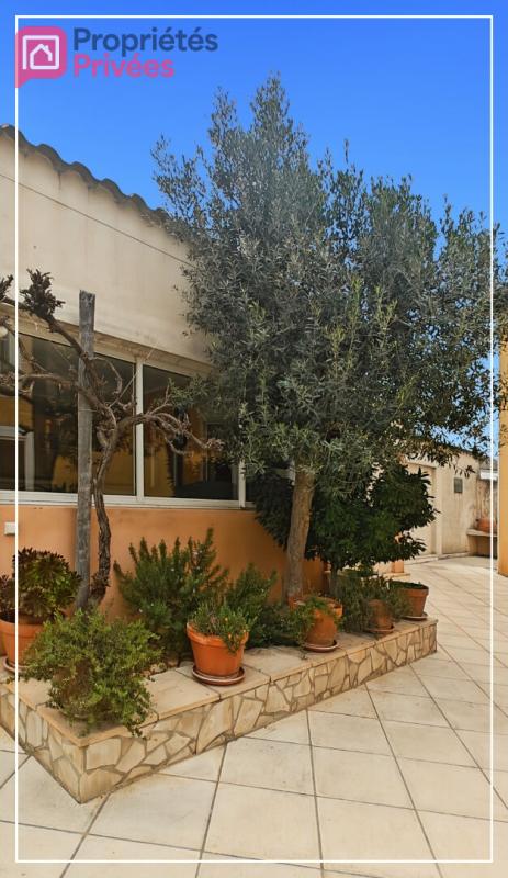 ARLES MANDAT EXCLUSIF - Immeuble composé de deux T4, deux T3, Piscine, Pool House et deux locaux commerciaux 11