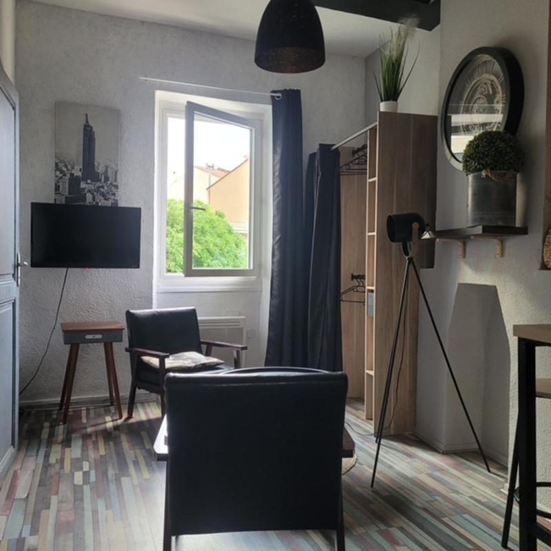 PERPIGNAN Immeuble de rapport comprenant 4 appartements et 1 local commercial en très bon état loué en étudiant et en AIR BNB 12