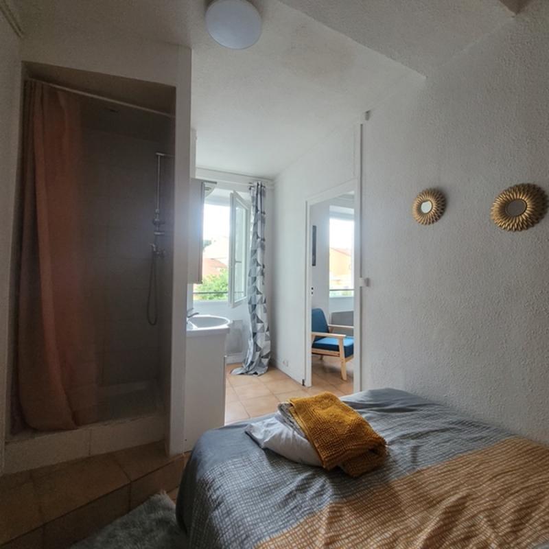 PERPIGNAN Immeuble de rapport comprenant 4 appartements et 1 local commercial en très bon état loué en étudiant et en AIR BNB 13