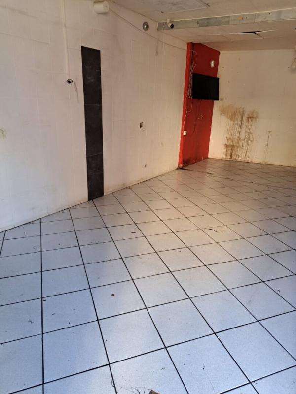 PERPIGNAN Immeuble de rapport comprenant 4 appartements et 1 local commercial en très bon état loué en étudiant et en AIR BNB 18