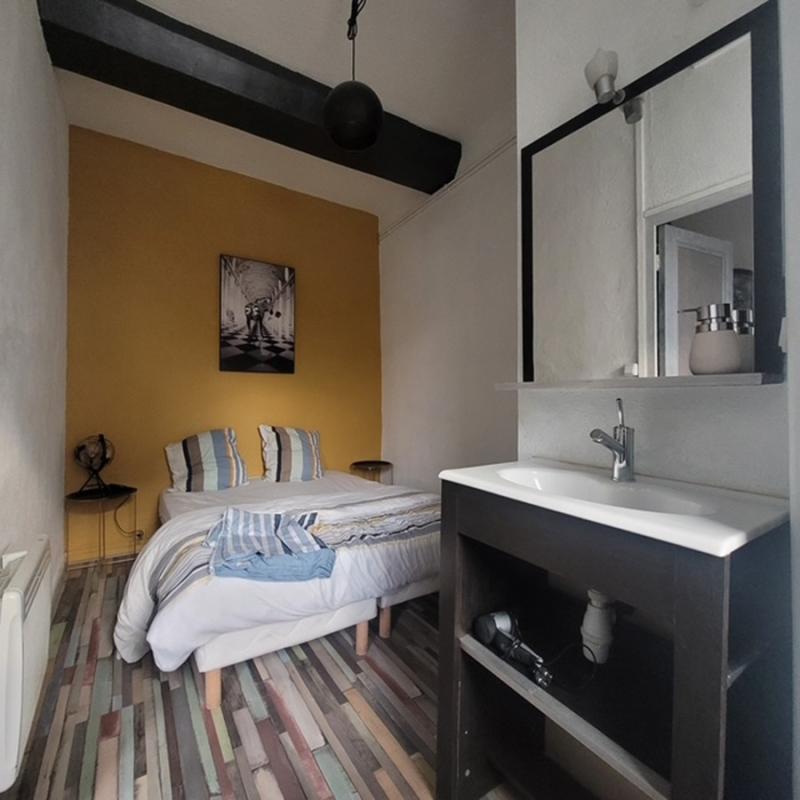 PERPIGNAN Immeuble de rapport comprenant 4 appartements et 1 local commercial en très bon état loué en étudiant et en AIR BNB 7