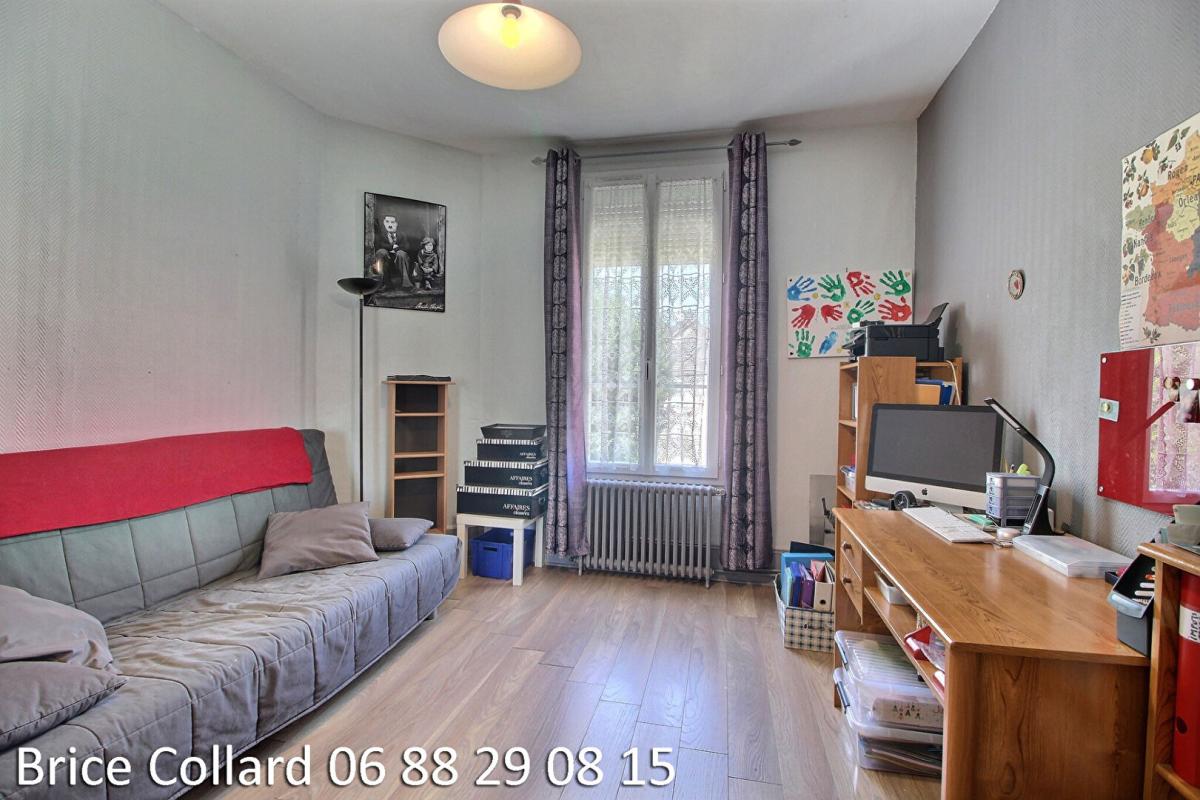 CREIL 60100 CREIL Grande maison de ville 4 chambres vue Oise 9