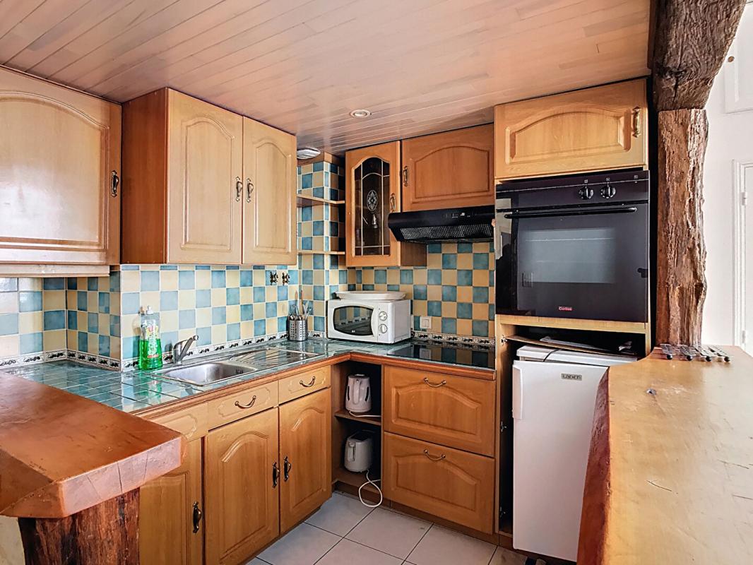 SARLAT-LA-CANEDA Bâtiment composant de 4 appartement au centre de Sarlat-la-Canéda 12